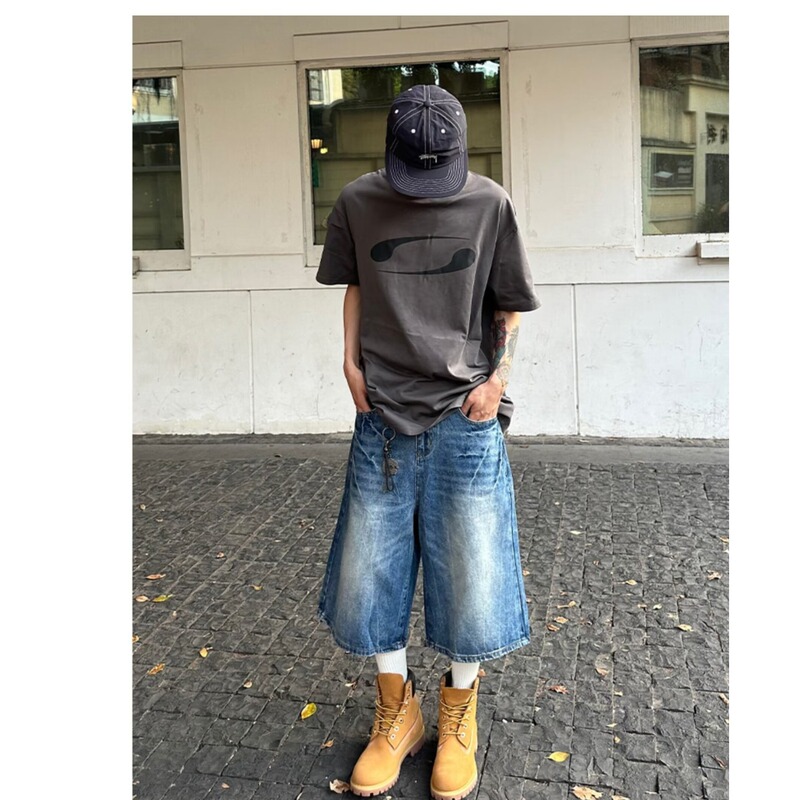 American Retro Washed Lightning Pattern Denim Shorts for Men and Women, Loose Straight Wide-Leg Cropped Pants with a Trendy Drape American Retro Washed Lightning Pattern Denim Shorts for Men and Women, Loose Straight Wide-Leg Cropped Pants with a Trendy Drape