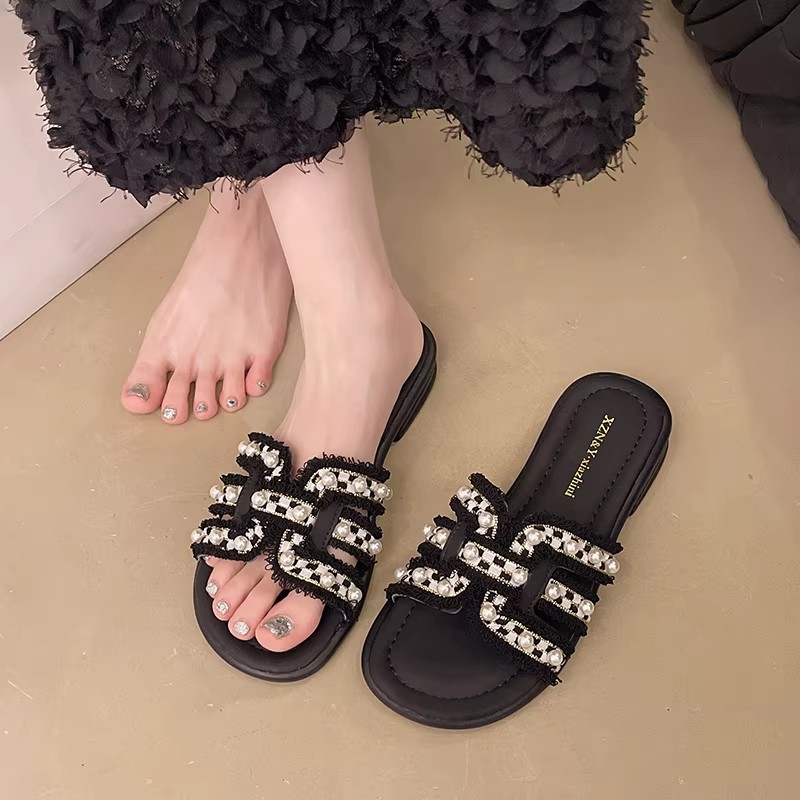Explosión de verano nuevo arroz blanco pequeño viento perla fría zapatillas para mujeres que usan zapatillas casuales antideslizantes de fondo suave image 7