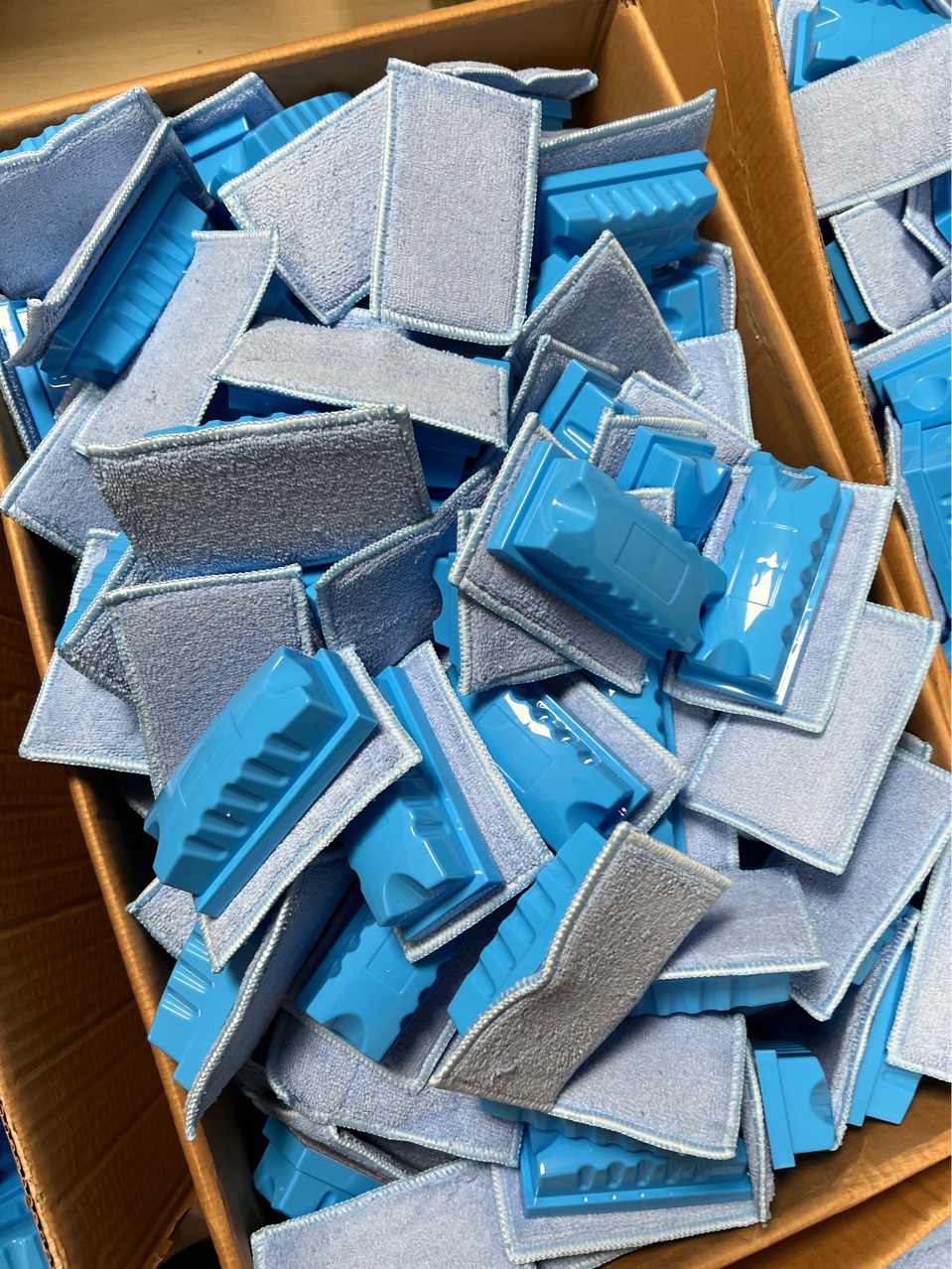 小号黑板擦白板绿板吸尘水溶性无尘粉笔 1件带发