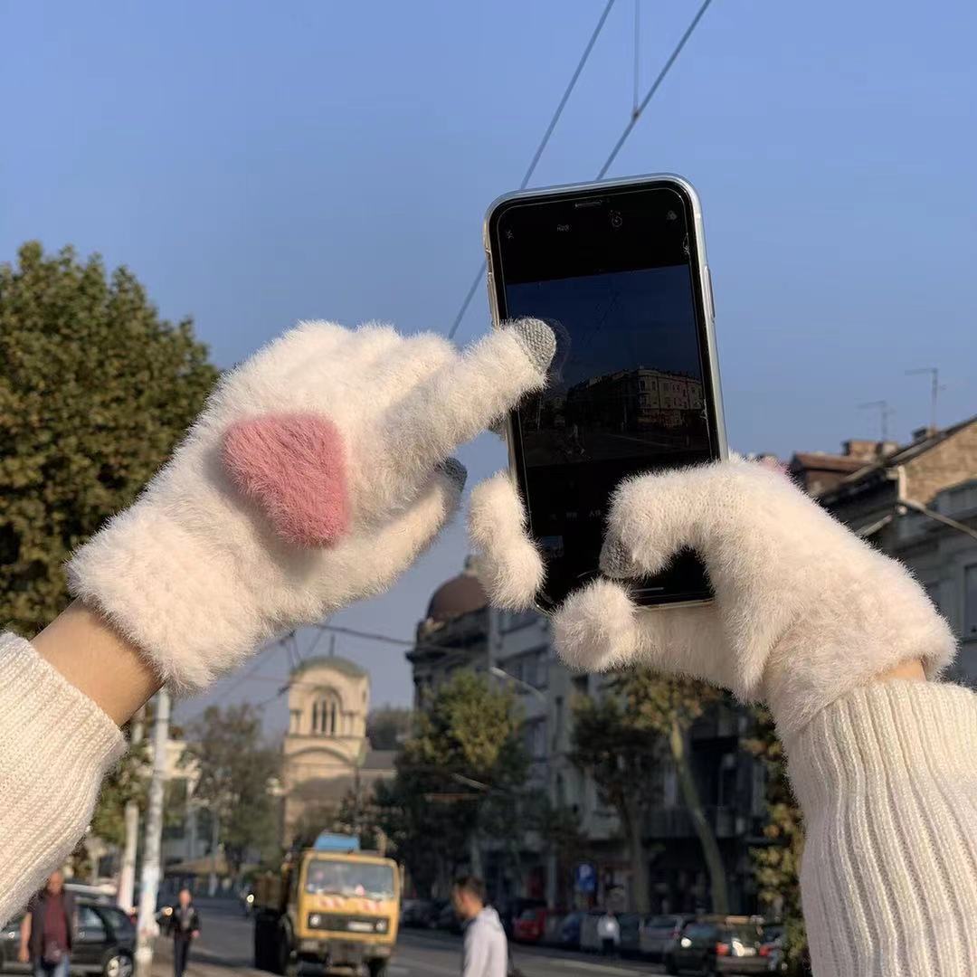 Nuevo amor de pantalla táctil guantes de peluche al aire libre de cinco dedos lindo tejido otoño invierno calentamiento a prueba de viento guantes de invierno para chicas