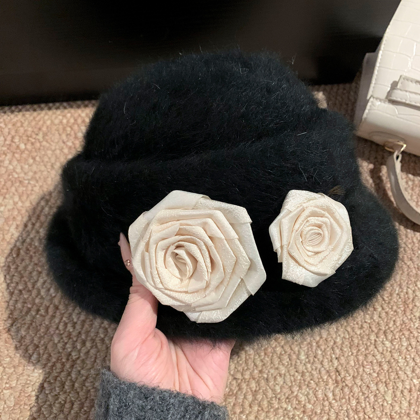New Camellia Plush For Women Winter French Hepburn Style Elegant Beret Warm Exotic Lady Hat_voghion.com