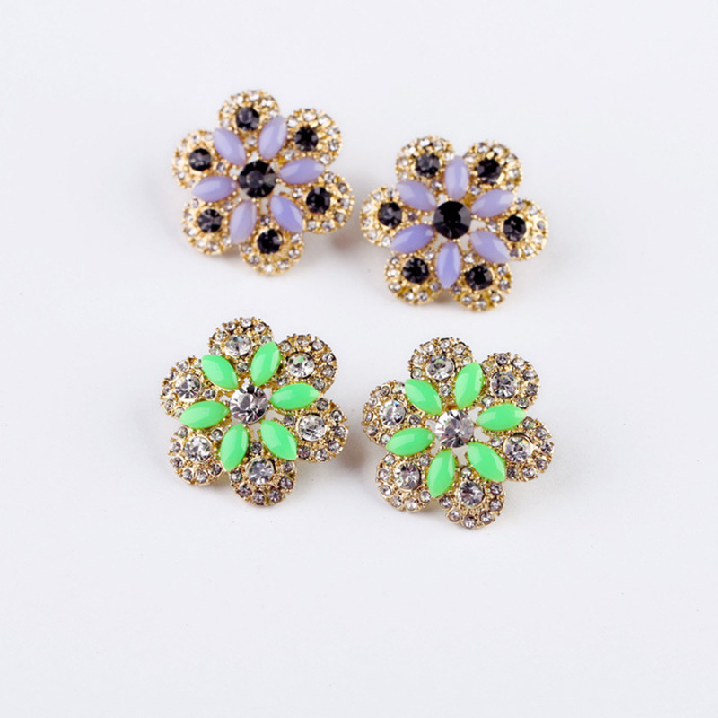 Fashion Simple Flower Stud Earrings Sweet Artistic Temperament Flower Earrings Exquisite Small Beautiful Ear Rings Wholesale display picture 4