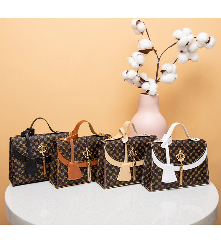 258g Weight Magnetic Buckle Closure Type Women's Small Pu Leather Multicolor Classic Style Square Magnetic Buckle Shoulder Bag