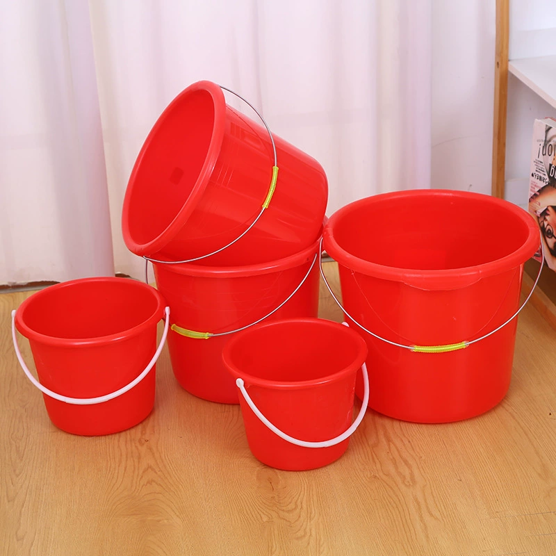 Производители на складе портативное пластиковое красное ведро утолщенное бытовое ведро для мойки автомобилей необязательное рекламное красное ведро оптом