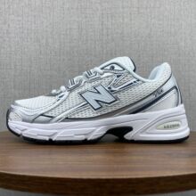 �羳nb740��Ůͬ��͹���Ь���m͸�������ĥ�����͎��\���ܲ�Ь