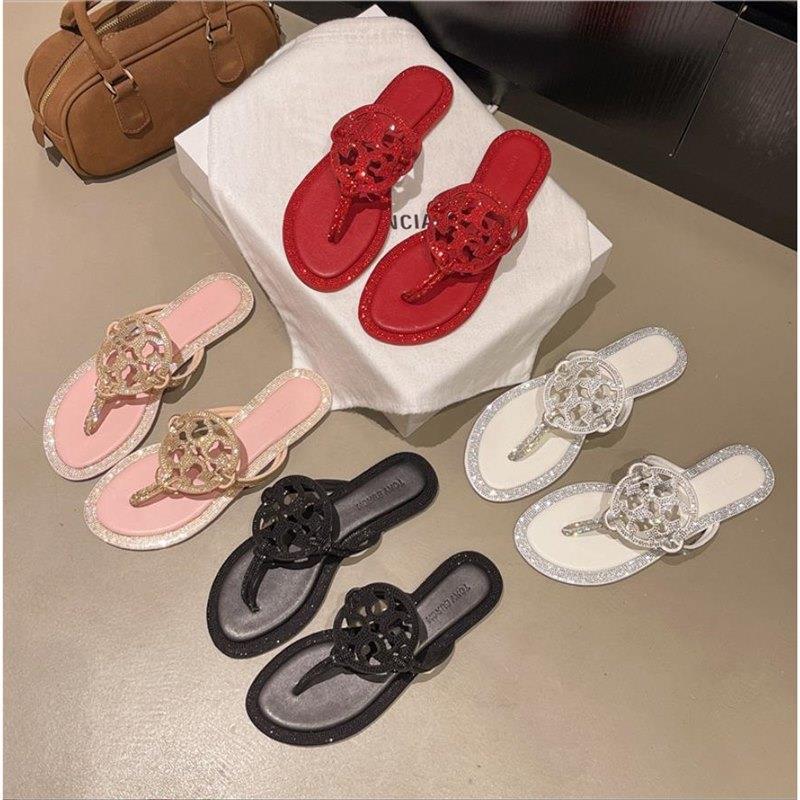 Zapatillas de diamantes de imitación para mujer Sandalias y zapatillas de playa con clavos de sauce de diamantes Comercio exterior transfronterizo zapatos de mujer de gran tamaño TB chanclas slippers