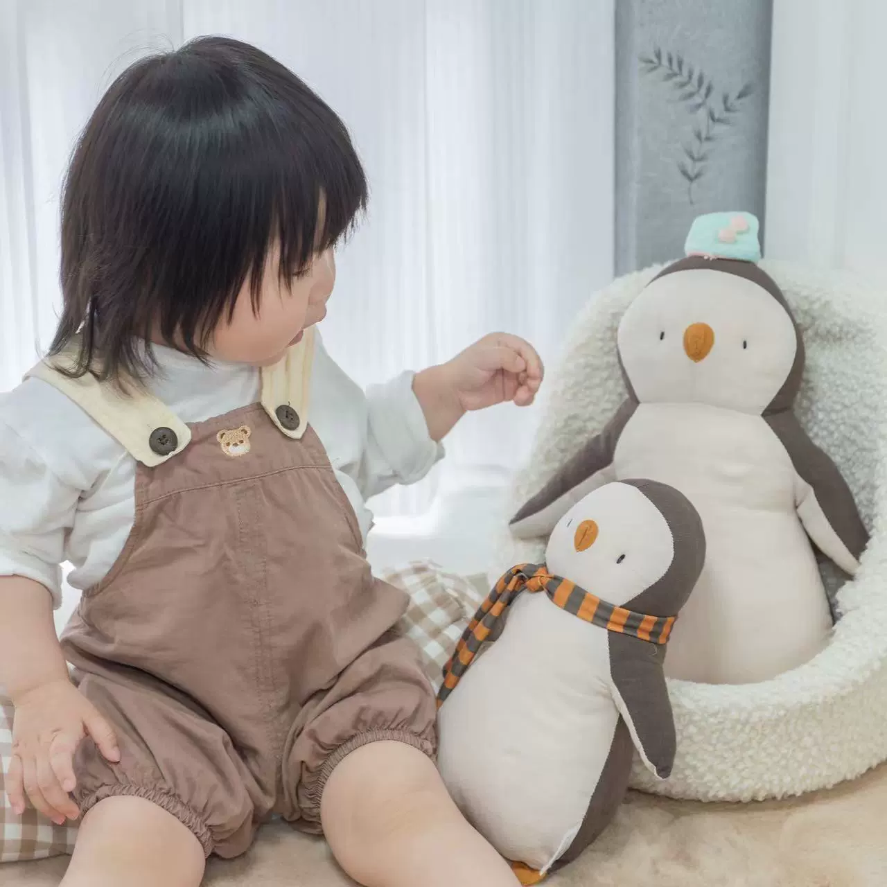 Genuine brand doll, appeases children's cloth, pinguin, Birthday gift