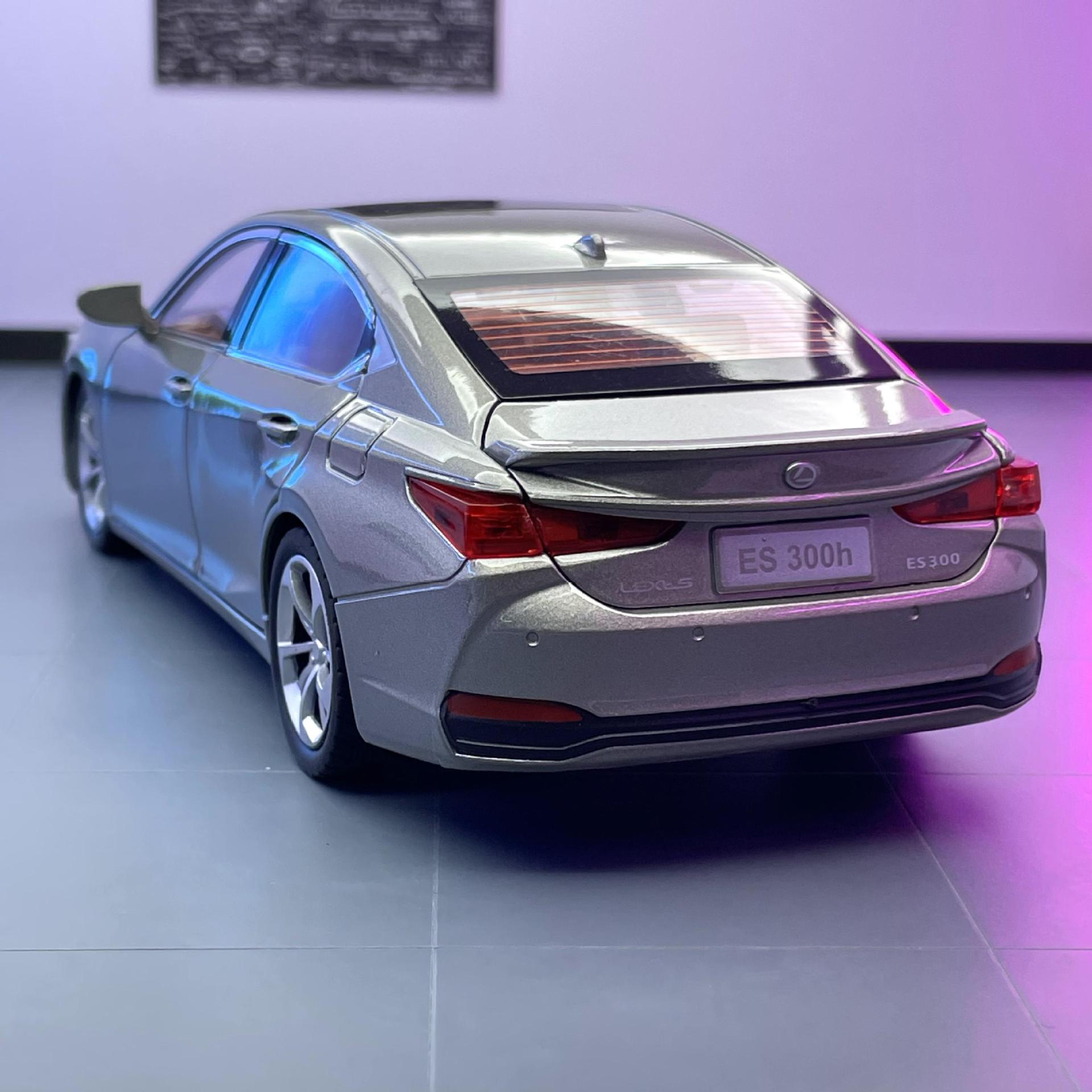 Aleación Ling Zhi coche modelo 1:24 lago es coche pull back sonido y luz niño juguete coche modelo decoración colección