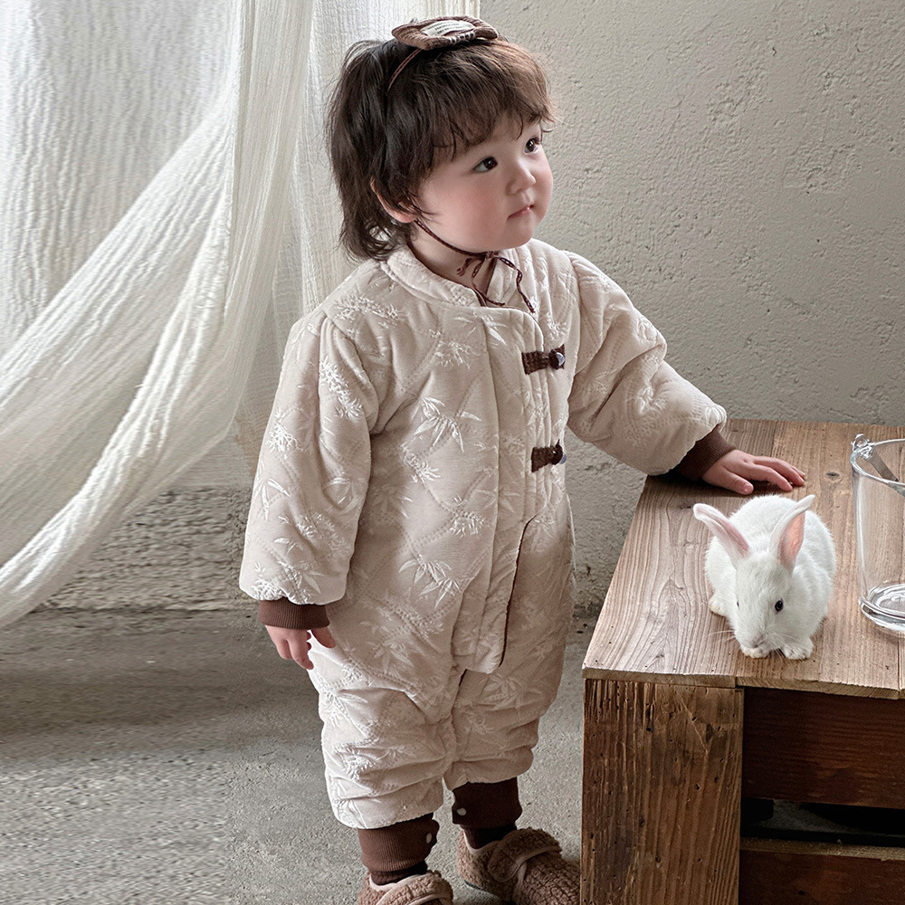 Ropa de bebé, engrosamiento de invierno, cálido y cómodo, nuevo estilo nacional chino más terciopelo acolchado para bebés con hebilla