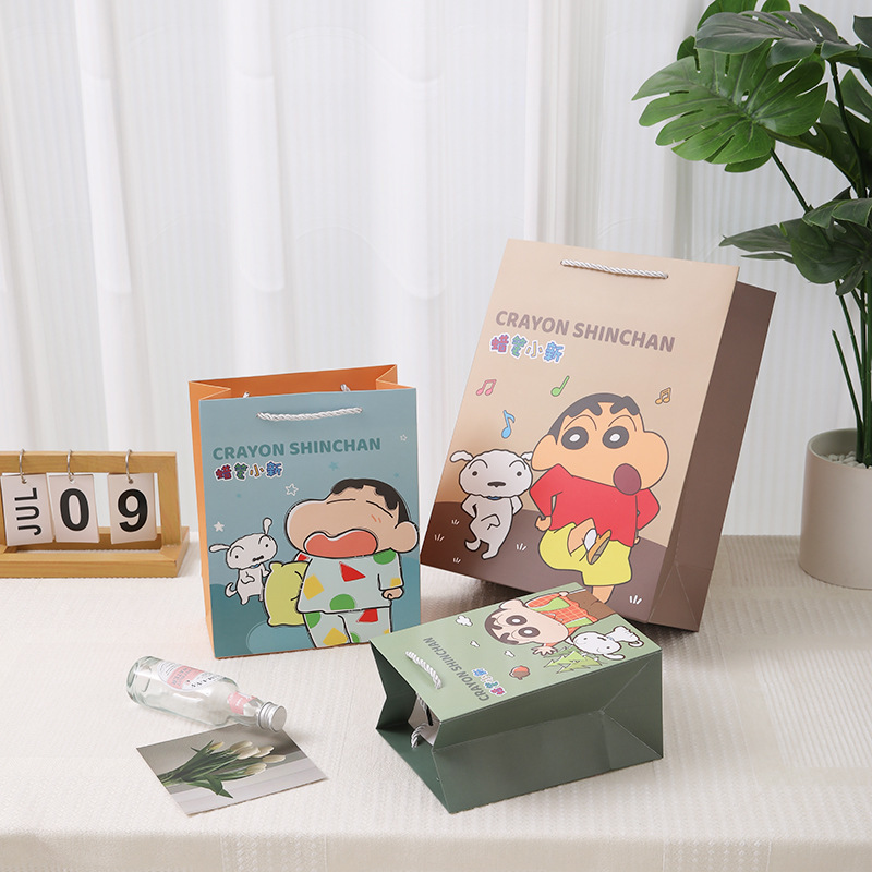 クレヨンしんちゃんギフトバッグ正規版授権漫画お土産袋子供プレゼントバッグ逸品店文房具店ギフトバッグ|undefined