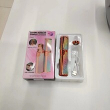 �ڼt�Ųʶ���һUSB�����ü��ŮʿÓë��С���沿Óë�xĘ����ë