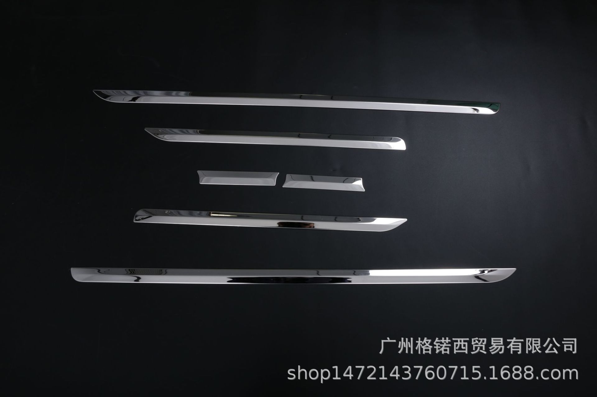 适用22款大发ATRAI车身饰条门