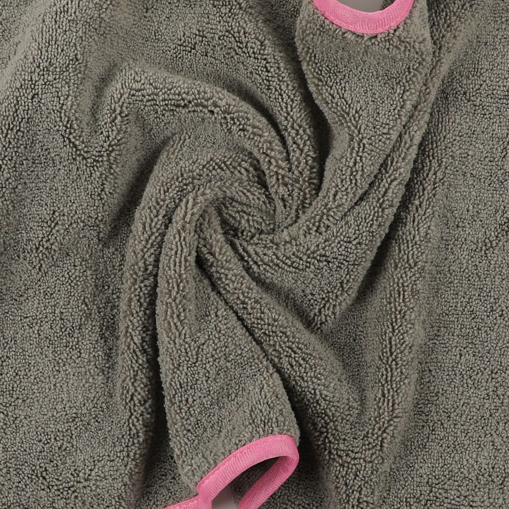 Fábrica transfronteriza especializada en exquisitas toallas absorbentes para mascotas bordadas, toallitas de bolsillo para baño de perros suaves y amigables con la piel.