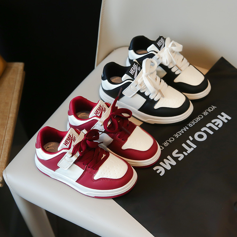 Zapatillas de deporte de las niñas 2024 primavera nuevo estilo coreano zapatos casuales de los niños de la escuela primaria inferior suave