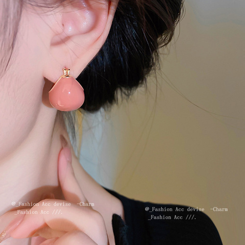 Real gold electroplating simple retro dripping oil bean earrings Dongdaemun temperament earrings high-end earrings wholesale for women
