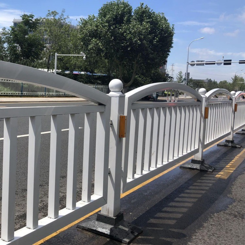 市政道路ガードレール歩道フェンス道路交通衝突防止ガードレール市政交通フェンス道路隔離柵