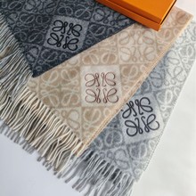 内蒙古25年萝家棋盘格双面提花羊绒羊毛精仿流苏围巾