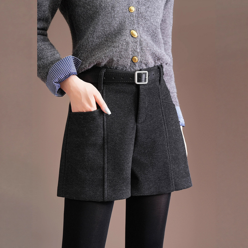 Woolen Shorts for Women, Autumn and Winter 2026 New Style, Slimming Loose High-Waisted A-Line Wide-Leg Pants, Woolen Boot Shorts