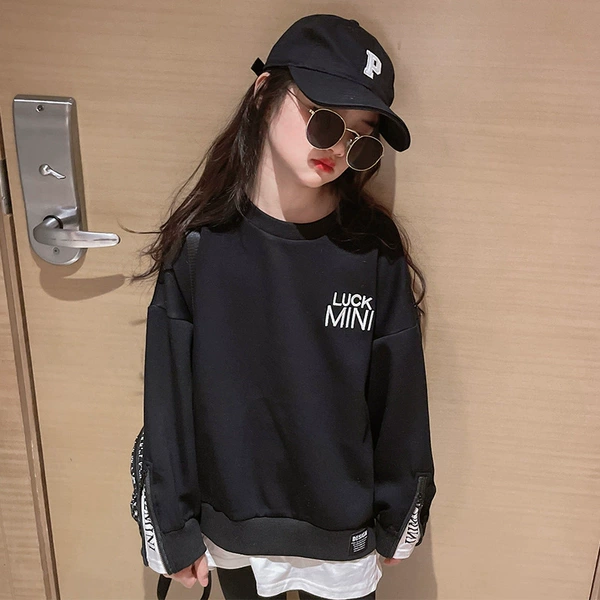 Black sweatshirt