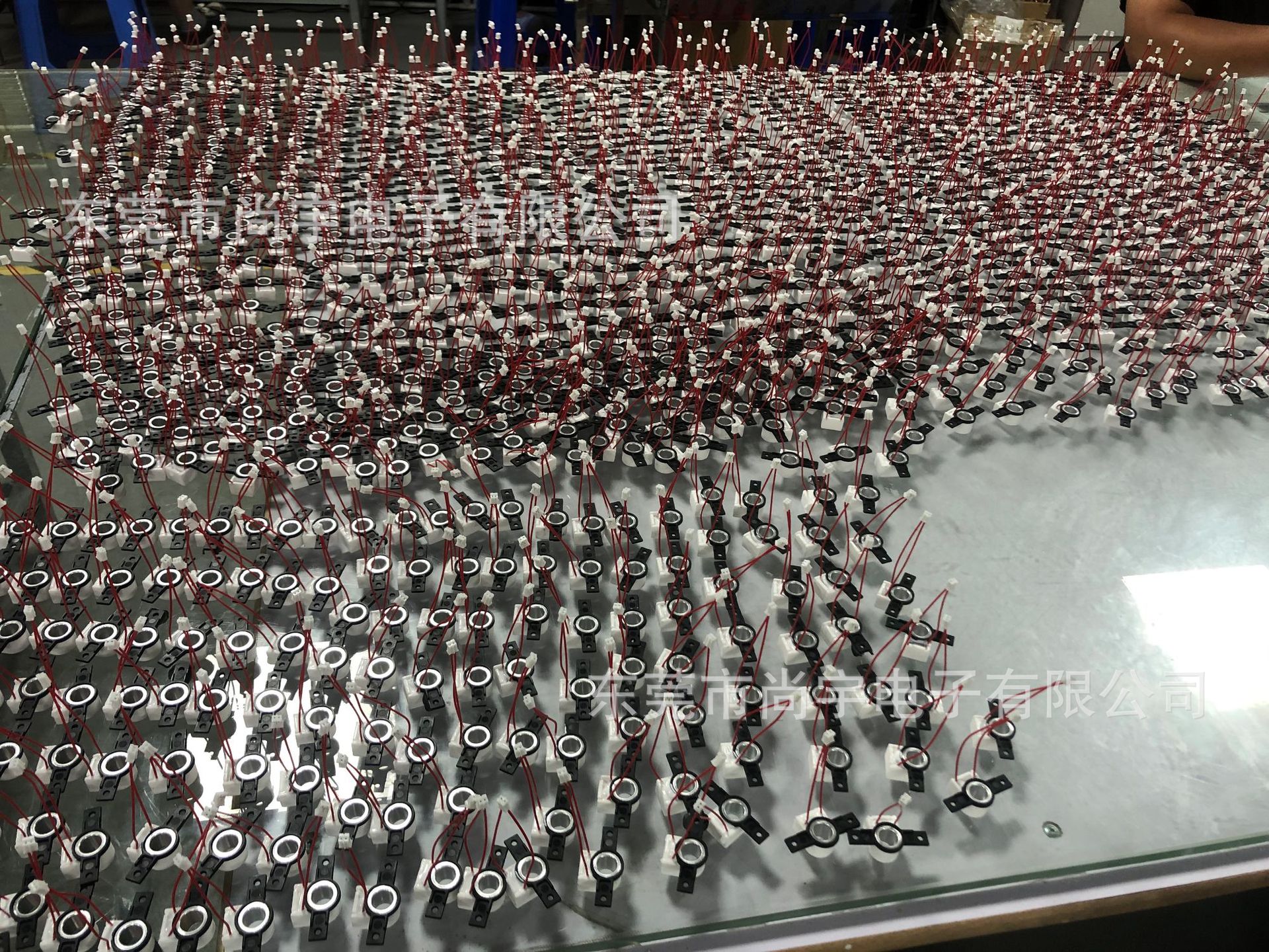 PTC灭蚊驱蚊器灭蚊片香薰机熔蜡器脱毛电加热器