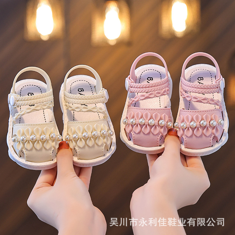 Sandallas para niñas nuevas sandallas de fondo suave para niños de playa bebés Baotou Sandallas para bebés fábrica al por mayor directamente para comercio exterior comercio electrónico