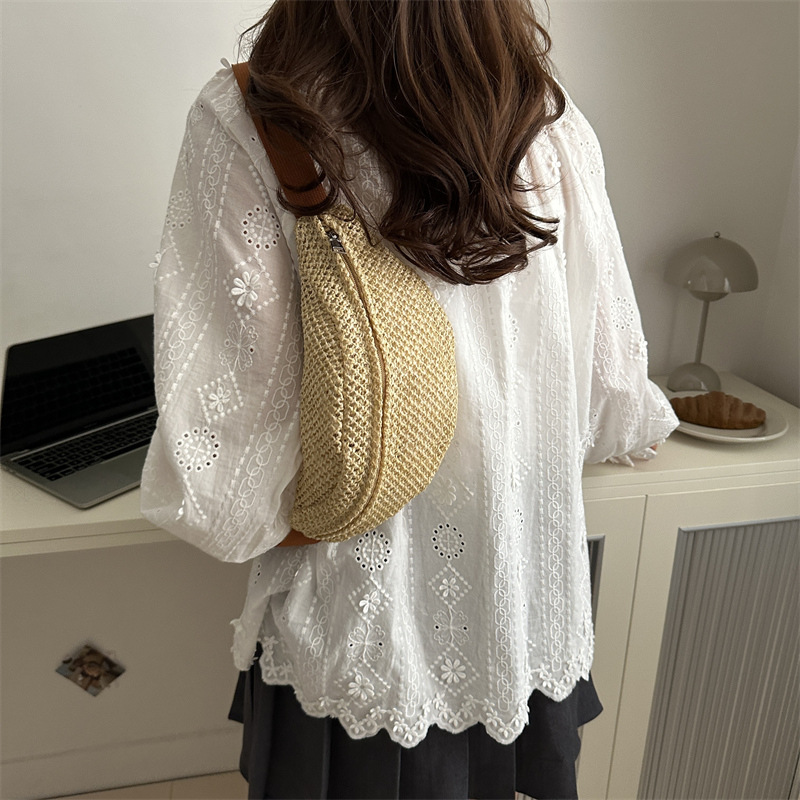 2024 verano transfronterizo nuevo estilo coreano tejido mini bolso de cintura de moda de mujer inclinado bolso de pecho de hombro bolso de paja al por mayor
