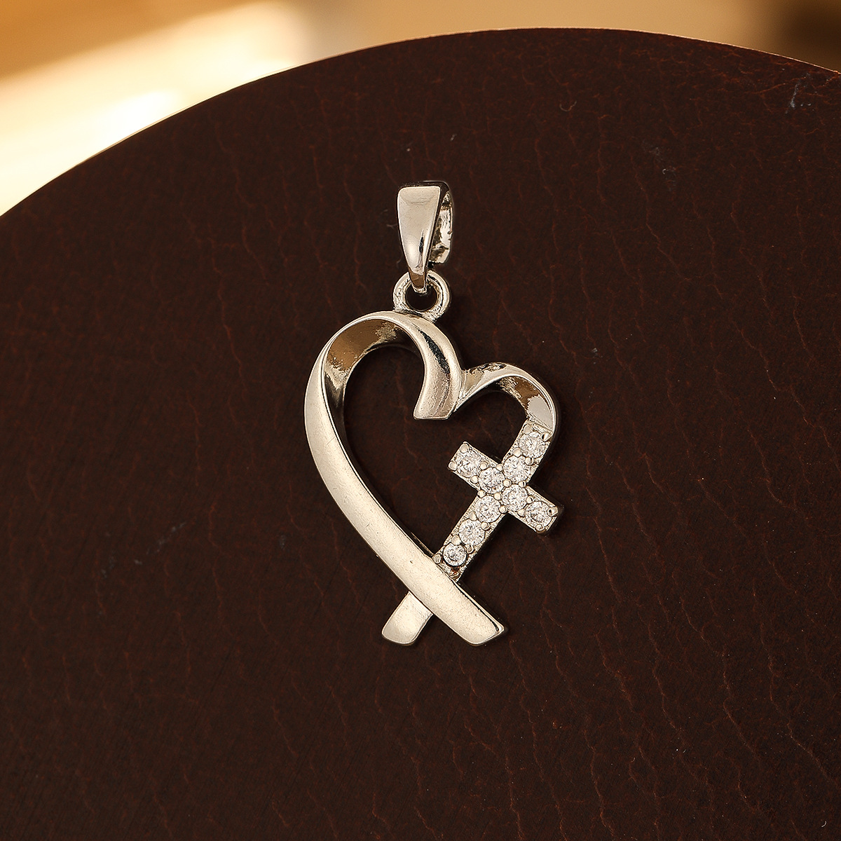 7g Weight Pendant Jewelry Making Type 14 * 24mm, 18*28mm, 22*30mm Jewelry Making Size Zircon Inlay Material DIY Jewelry Accessories Classification 1 Piece Quantity Copper Material Cross, Heart Shape Pattern Inlay Design Casual, Simple Style Style 1 Piece 14 * 24mm 18*28mm 22*30mm Copper Zircon Cross Heart Shape Pendant 2