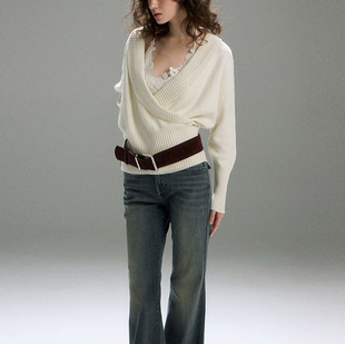 White V-neck loose long-sleeved sweater for women, simple and versatile overlapping knitted top for winter