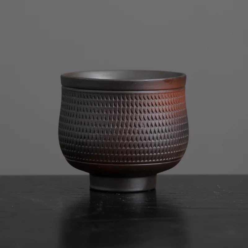 Фиолетовая песочная handmade прыгательная ножная чайная чашка, личная мастера чашка, домашняя высококачественная фиолетовая керамическая кунг-фу чайная пара, керамическая чайная чашка