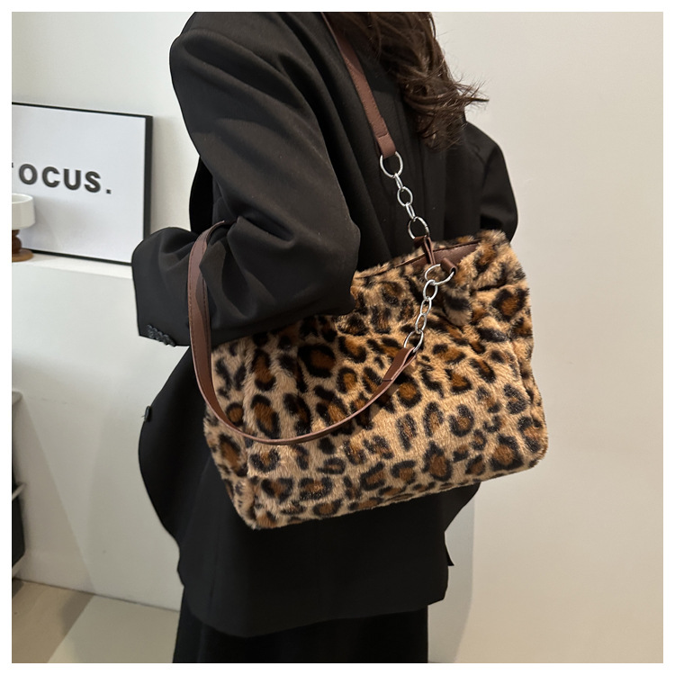 Women's fashion large capacity tote bag leopard print one shoulder underarm bag trend_voghion.com