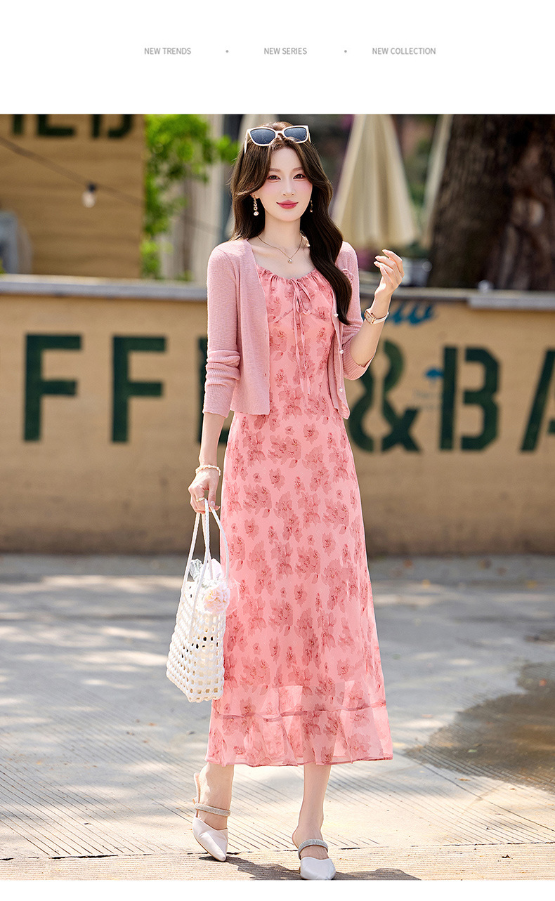 Bộ váy hai dây kèm áo khoác cardigan họa tiết hoa nhí dáng chữ A — Màu hồng, xanh lá cây chi tiết 17