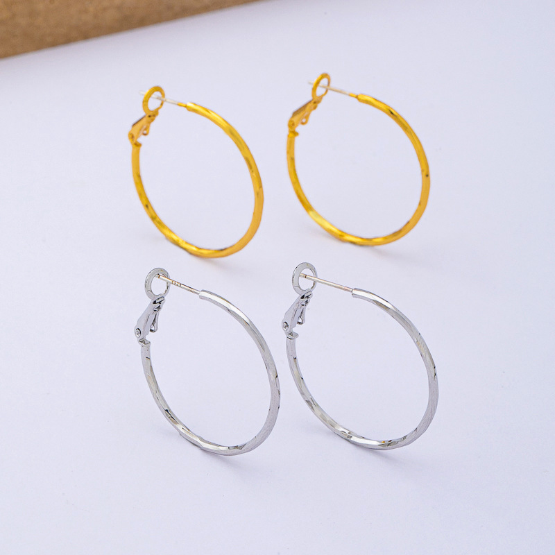 New Copper Gold-Plated Floral Earrings for Women, Simple Circle Design, Versatile, Light Luxury, High-End Feel, Niche Earrings