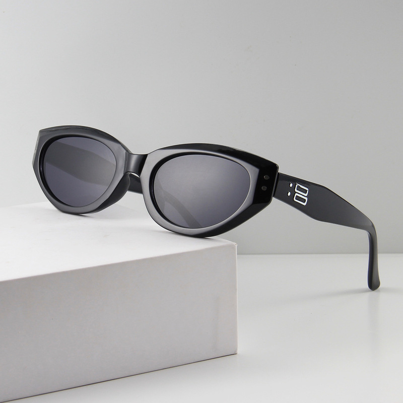 New Retro Small Frame Cat's Eye Sunglasses Advanced Sense Face Showcase Small Sunshade Goggles European and American Internet Popular Hot Girl Concave Shape Sun