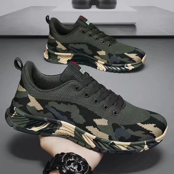 Camouflage winter sneakers for men and women outside climbing