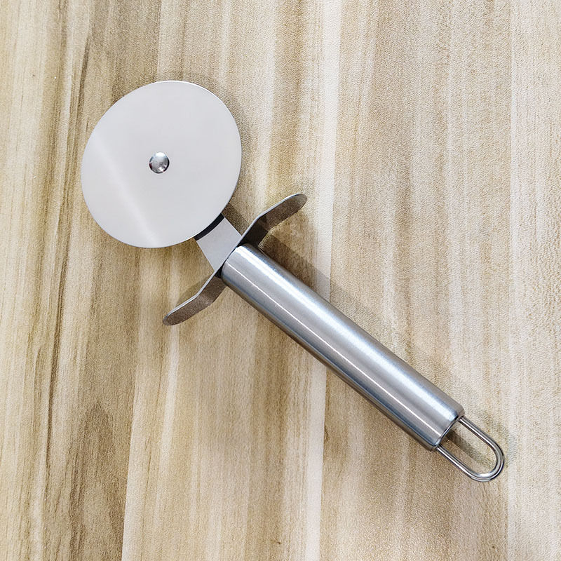 Round Stainless Steel Pizza Roller Knife Single-Wheel Pizza Cutter Home and Commercial Baking Tool in Stock
