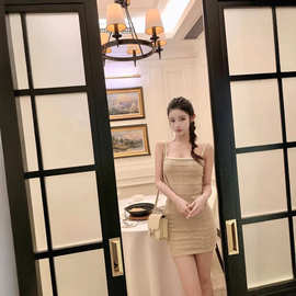 Hotdog 热狗很辣闪闪小香小香风方糖韩系针织吊带修身连衣裙