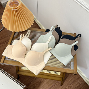 2023 seamless soft support underwear small chest push up large simple anti-expansion one-piece glossy bra foreign trade