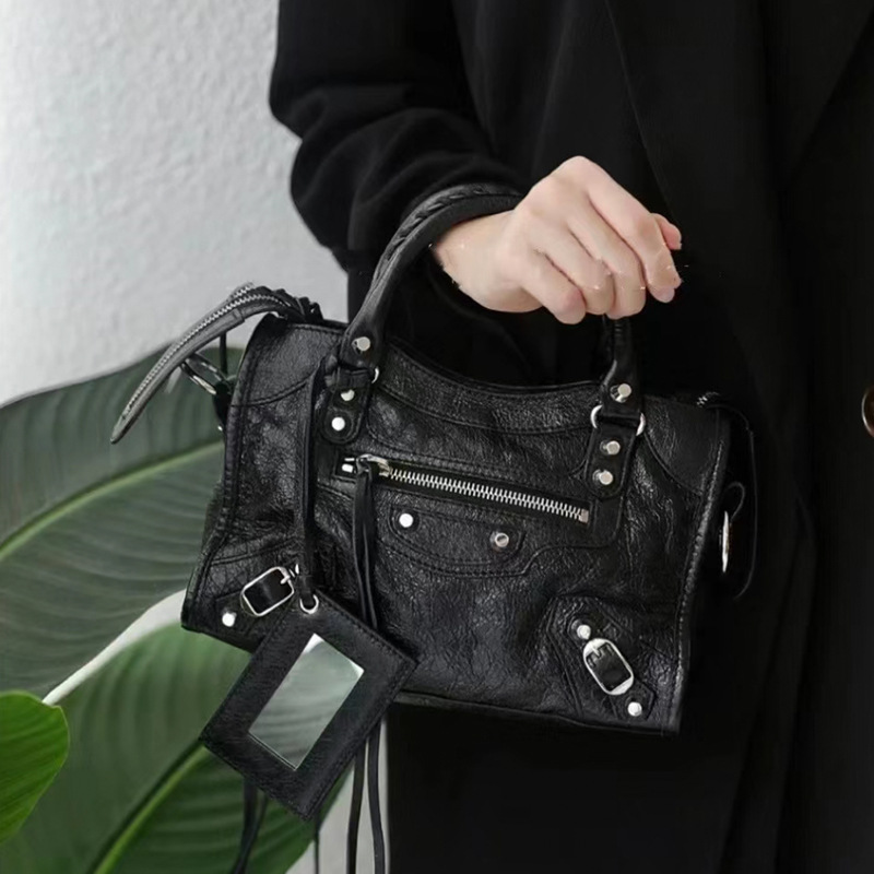 2026 New B-Brand Le City Women's Motorcycle Bag, Cool Girl Retro Studded Oil Wax Leather Handbag & Crossbody Bag - Thumbnail 3