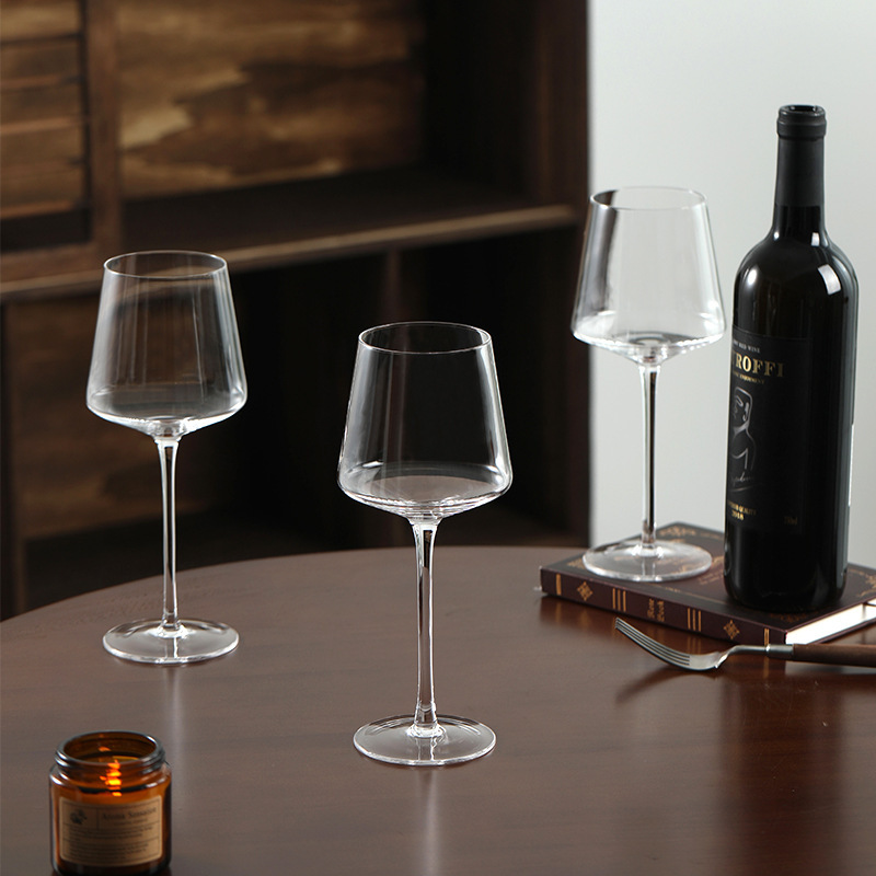 Vaso de vino de bordeaux transparente de lujo ligero mesa de boda copa de alto pie soplado artificialmente sin plomo