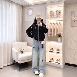 春秋季女童套装设计感学院风棒球服拉链上衣凯蒂猫挂件牛仔长裤子