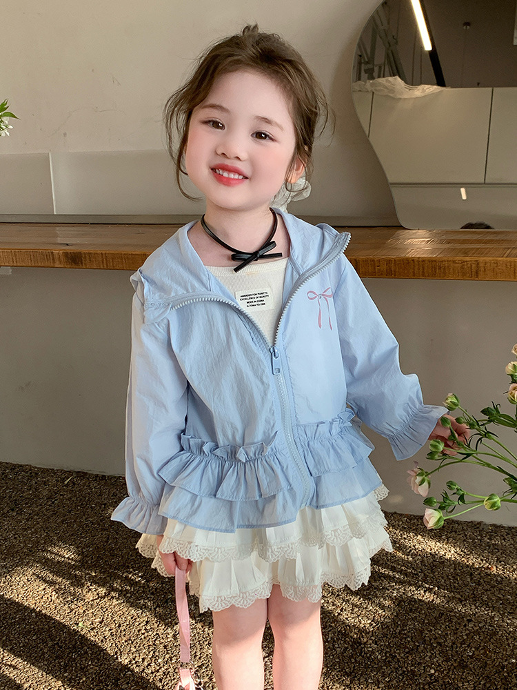Ropa de protección solar para niñas 2025 verano nuevo estilo coreano ropa de protección solar para bebés verano para niños chaqueta delgada con capucha
