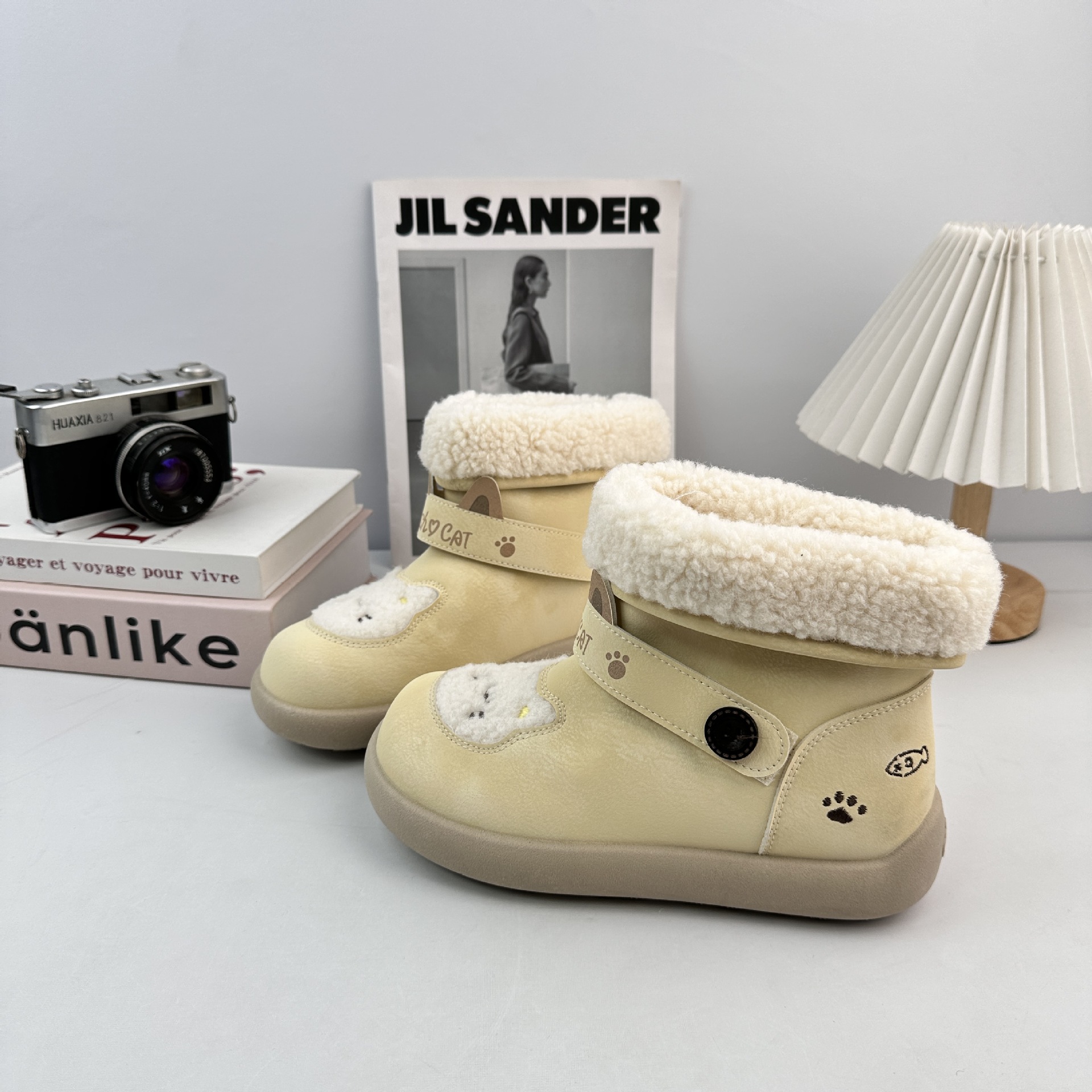 Yuanbo dama botas de nieve de invierno 2025 nuevo estilo de moda de terciopelo calentamiento de dibujos animados zapatos de algodón pan zapatos de algodón