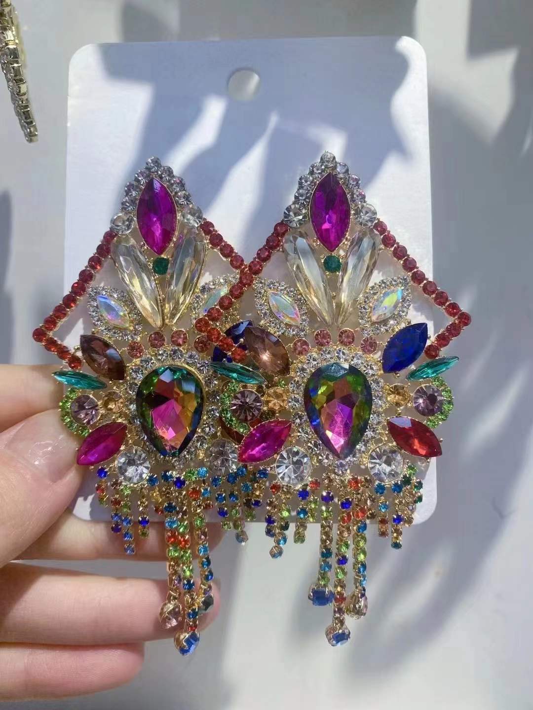 Moda Borla Aleación Embutido Diamantes De Imitación Mujeres Pendientes De Gota 1 Par display picture 2