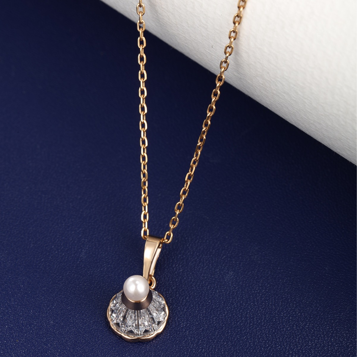 Joyería Xuping, Collar de Perlas de Imitación de Lujo Ligero y Moderno, Accesorios de Otoño e Invierno, Colgante Elegante de Alta Gama, Venta al por Mayor