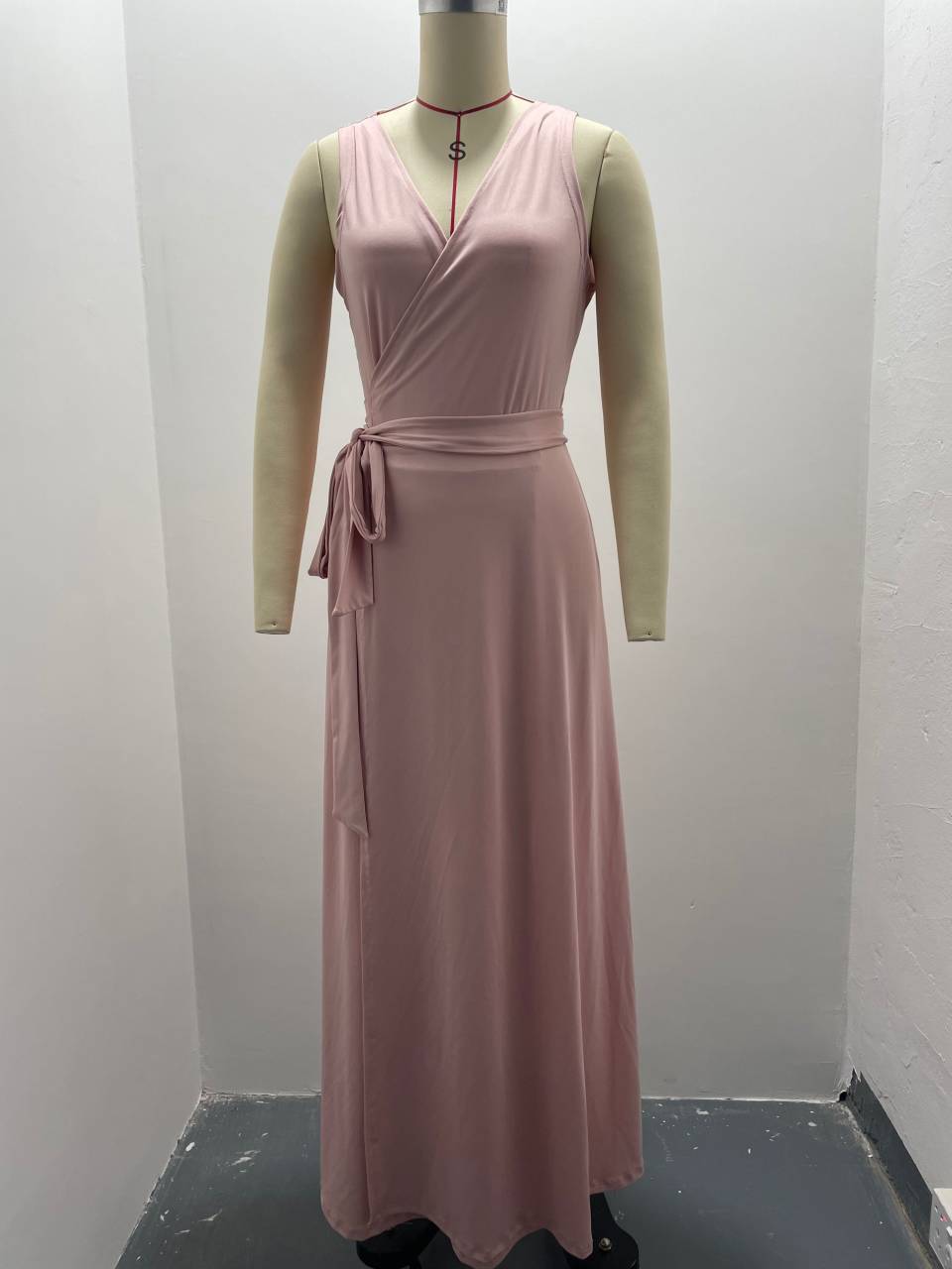 2025 Independent Station European And American Cro-Border Spring Summer New Women's Solid Color V-Neck Long_ecoleips.com