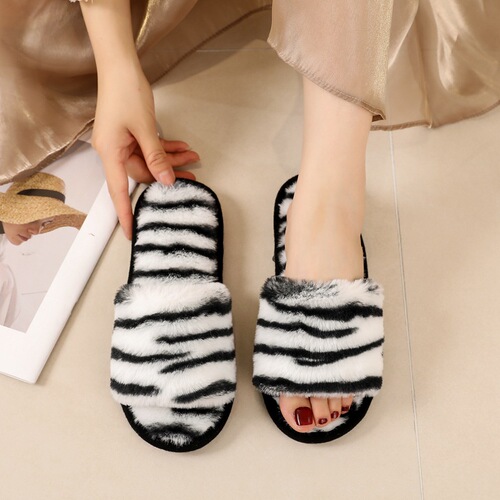 Fairy Wind Leopard Print Plush Slippers for Women, Outdoor Wear,  Autumn New Arrival, Fluffy Slippers for Air-Conditioned Rooms, Lazy One-Sided Cotton Slippers