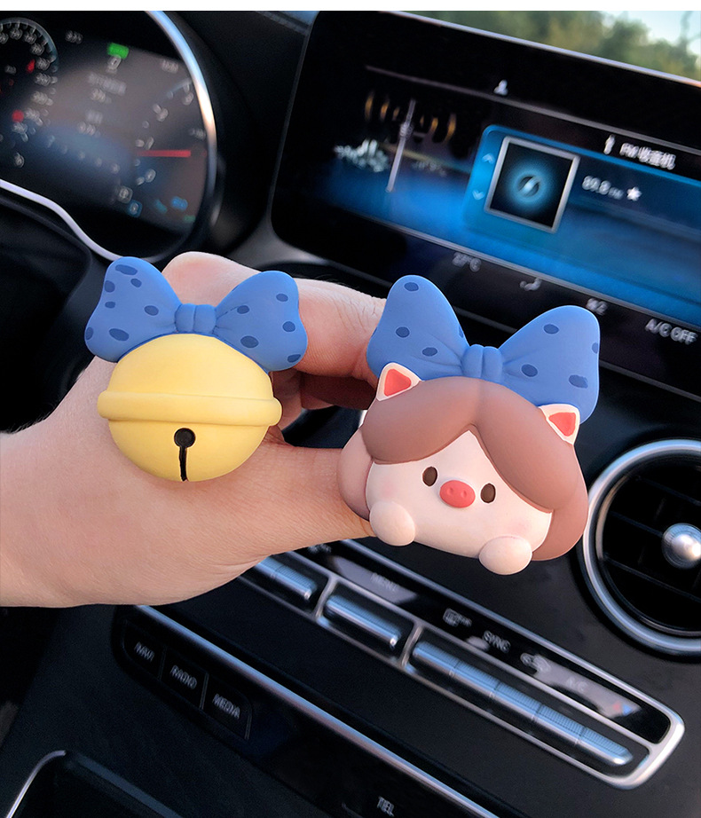 Retro pig Princess car aromatherapy car air outlet perfume decoration fragrance Stone car interior decoration accessories ladies