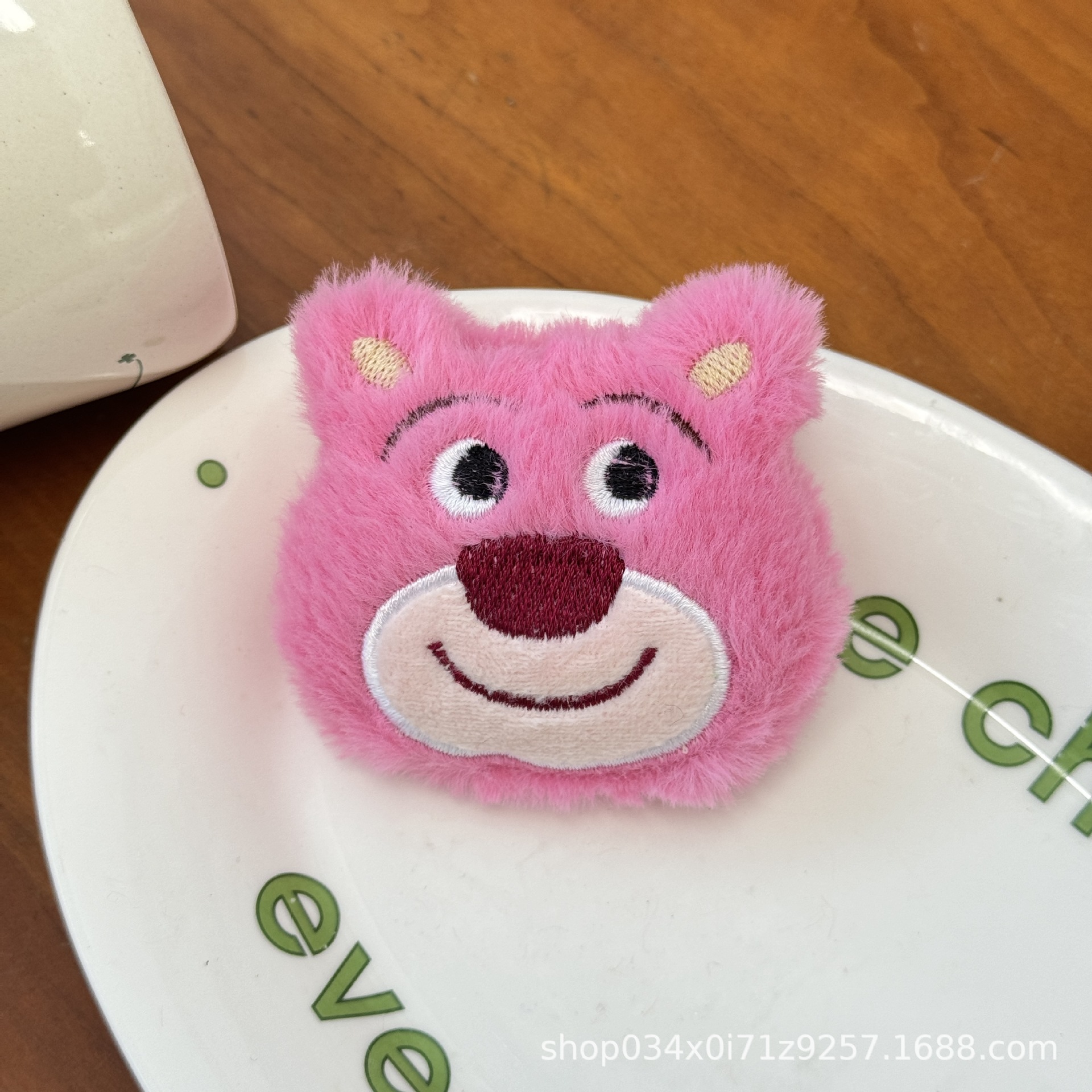 Caricatura peluche fresas osos accesorios para el cabello adorables animales tocaduras DIY broches joyas al por mayor