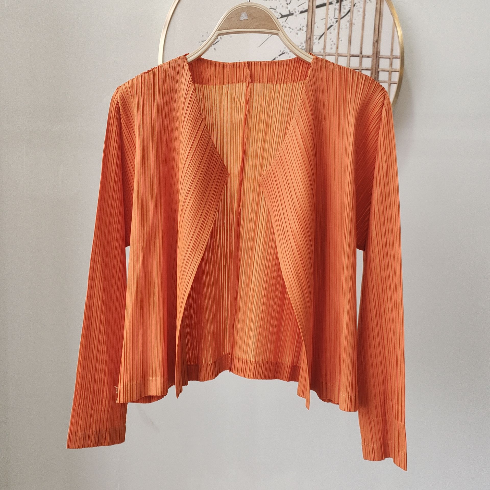 Cárdigan plisado de alta gama con calidad superior para otoño y primavera, chaqueta básica versátil de manga larga, delgada, de color sólido y corte ajustado.