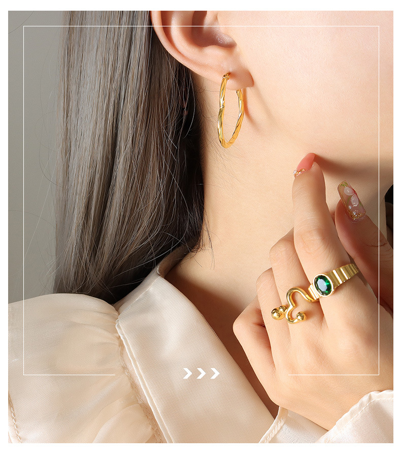 Fashion Heart Shape Titanium Steel Earrings Plating Stainless Steel Earrings 1 Pair